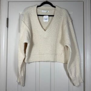 NWT Altar’d State Ivory Chunky Knit Cropped V-Neck Sweater Cozy Comfy Plush LG